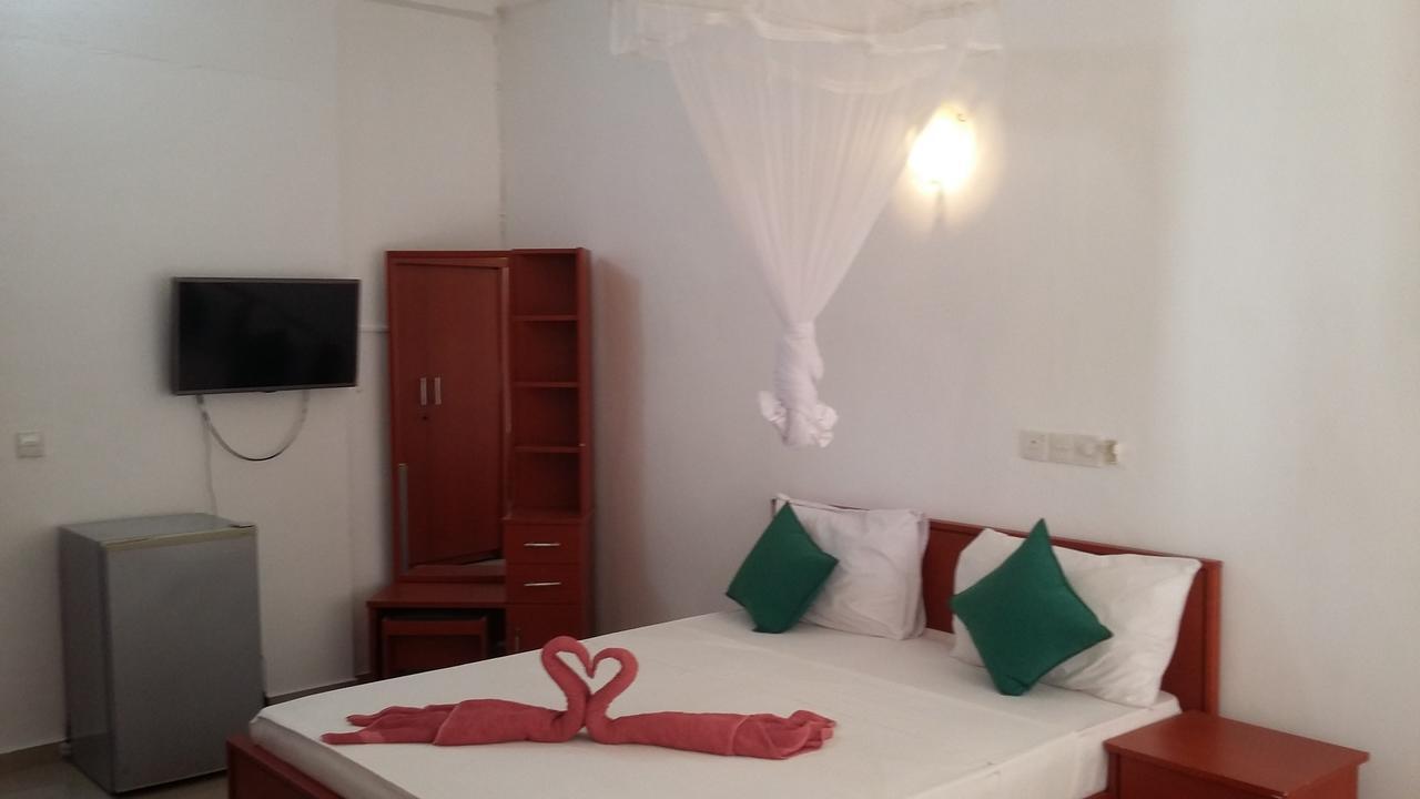 Oasis Beach Resort Negombo Ngoại thất bức ảnh