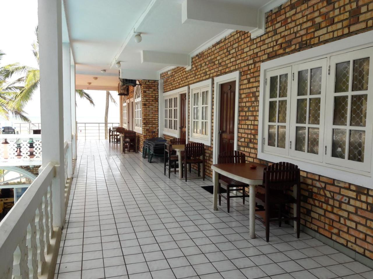 Oasis Beach Resort Negombo Ngoại thất bức ảnh